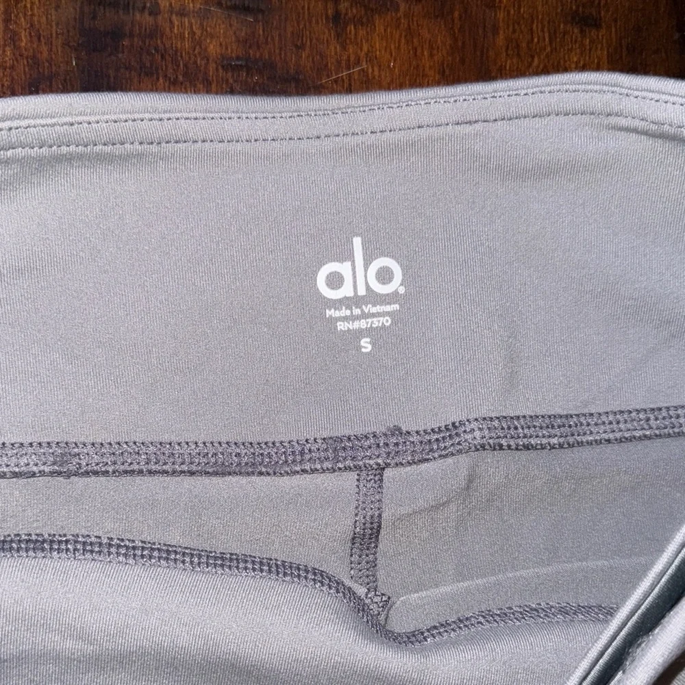 Alo Yoga Gray Ribbed Leggings sz Small
